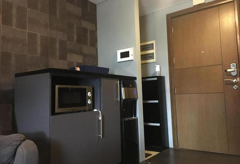 آپارتمان 1 خوابه با بالکن, Cozy Condo Near Naia With Wifi, Pool And Balcony