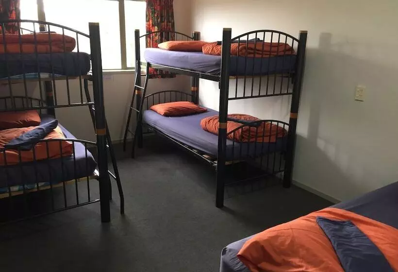 تختخواب در اتاق مشترک, Tiki Lodge Backpackers