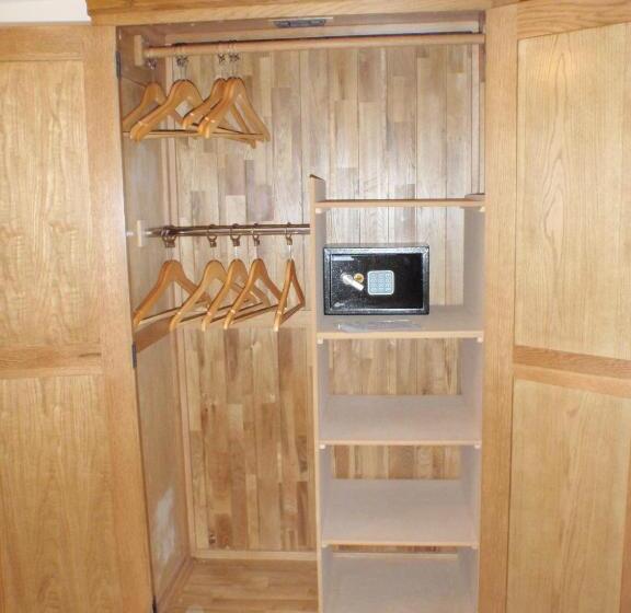 غرفة قياسية لذوى الاحتياجات الخاصة, King Arthurs Arms