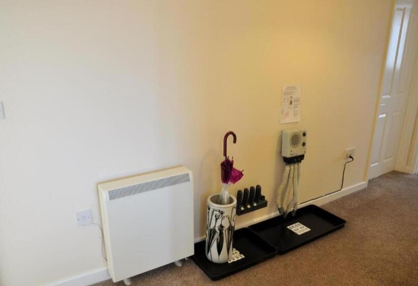 جناح 3 غرف نوم, King Arthurs Arms