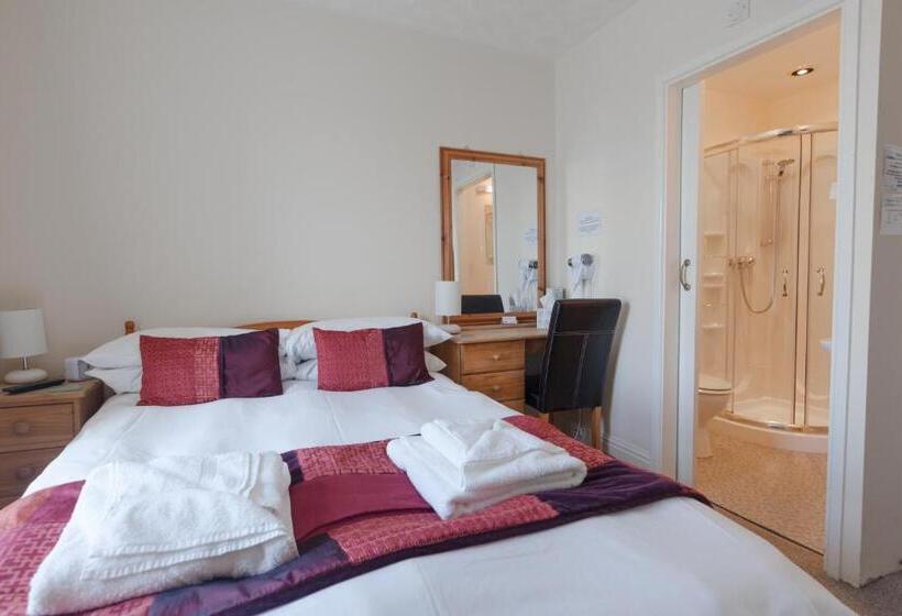 غرفة أساسية, King Arthurs Arms