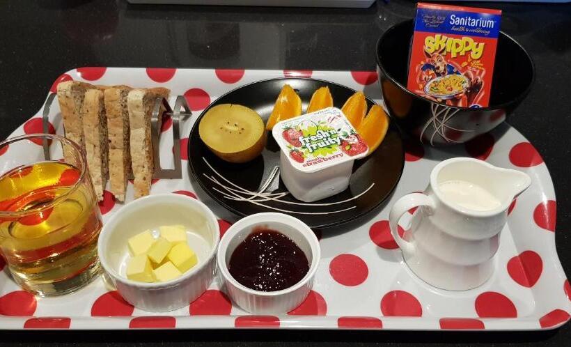 标准工作室, Delago Motel/apartments