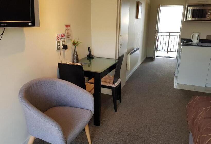 Апартаменты 2 Спальни с Балконом, Delago Motel/apartments