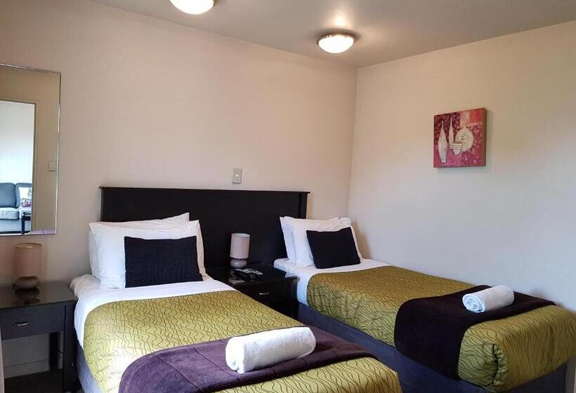Апартаменты 2 Спальни с Балконом, Delago Motel/apartments
