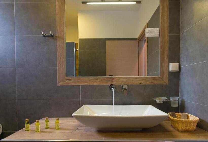 דירת חדר, Edem