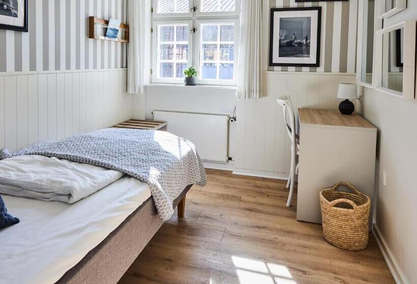 חדר יחיד בסיסי, Gl. Avernæs Sinatur Hotel & Konference