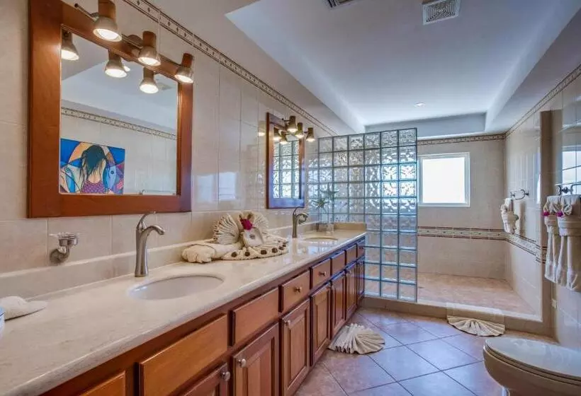 海の見える3ベッドルームアパートメント, Grand Caribe Belize