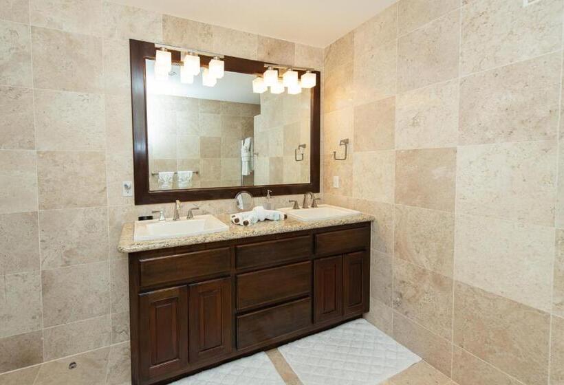 1 Bedroom Deluxe Apartment Sea View, Grand Caribe Belize