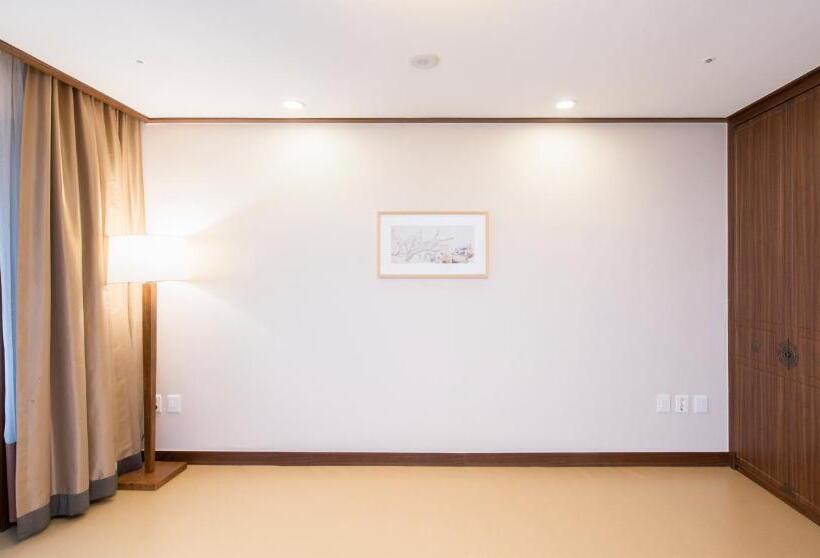 Номер Стандартный с Видом, Holiday Inn Resort Alpensia Pyeongchang, An Ihg