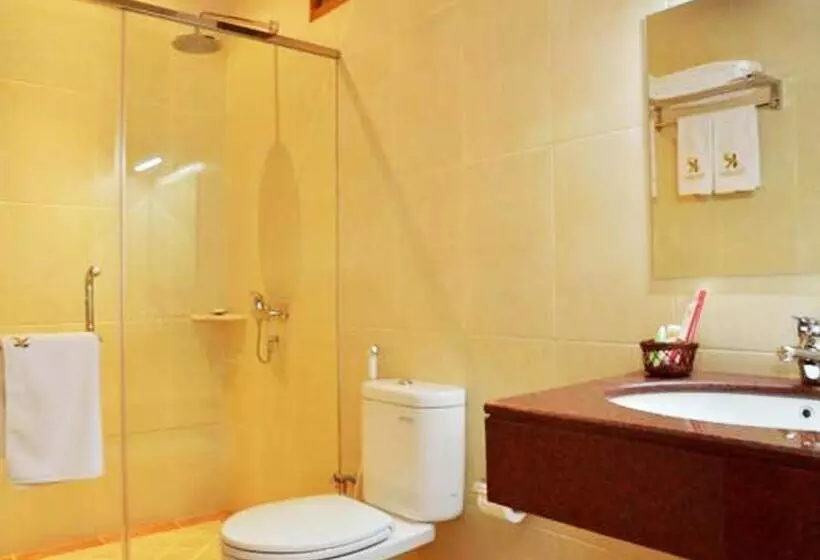 Standardzimmer Kingsize Bett, Kertanegara Premium Guest House