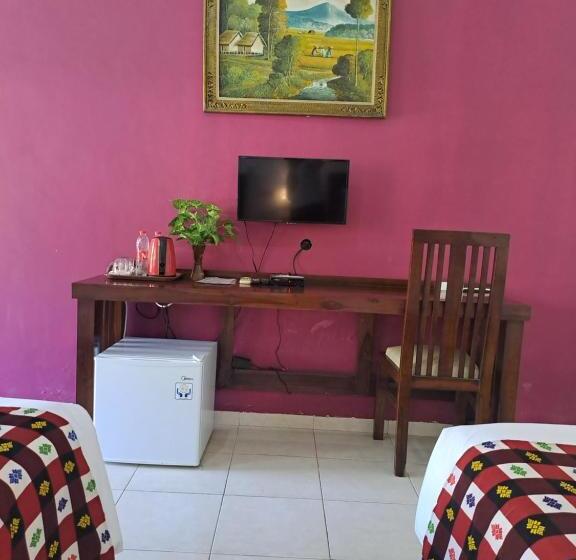 בקתה סופריור, Lovina Beach