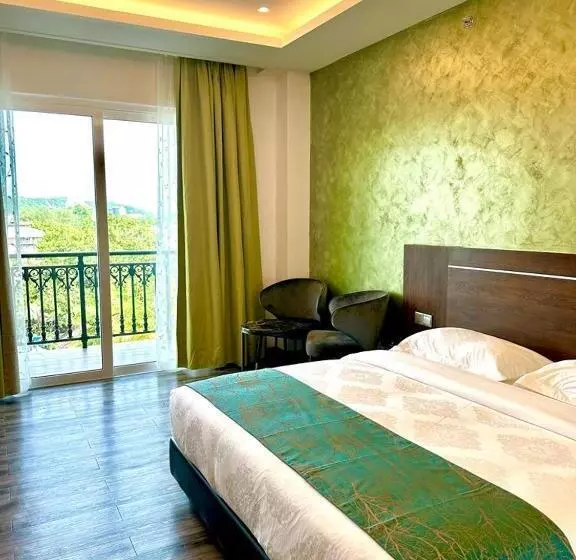 اتاق لوکس با تخت دو نفره بزرگ, Malibest Resort