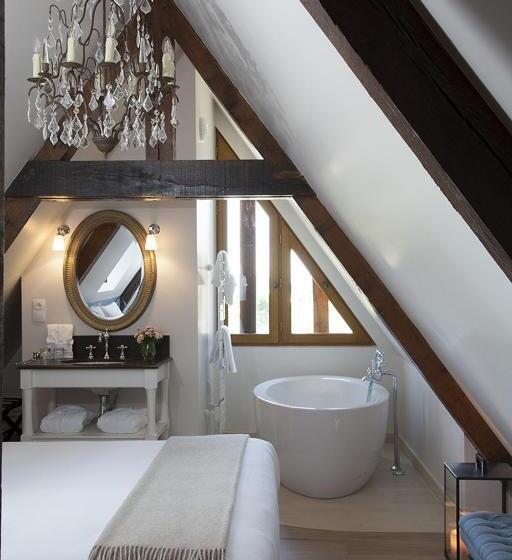 デラックスルーム, Manoir De Surville