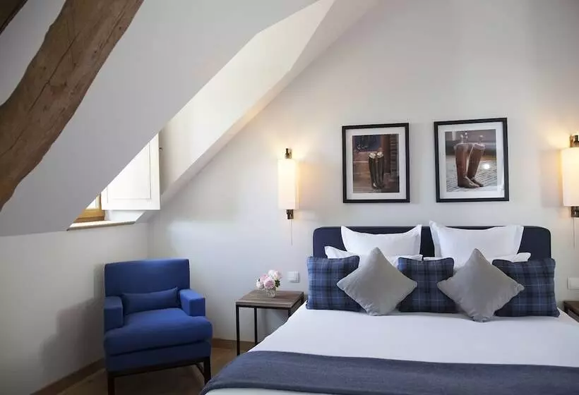 Sviitti, Manoir De Surville