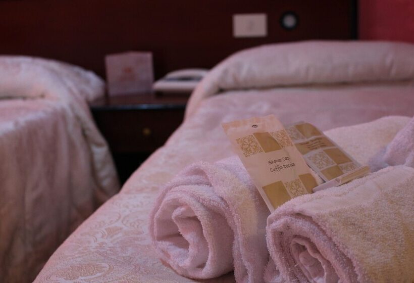 Номер Стандарт Трехместный, Miletto