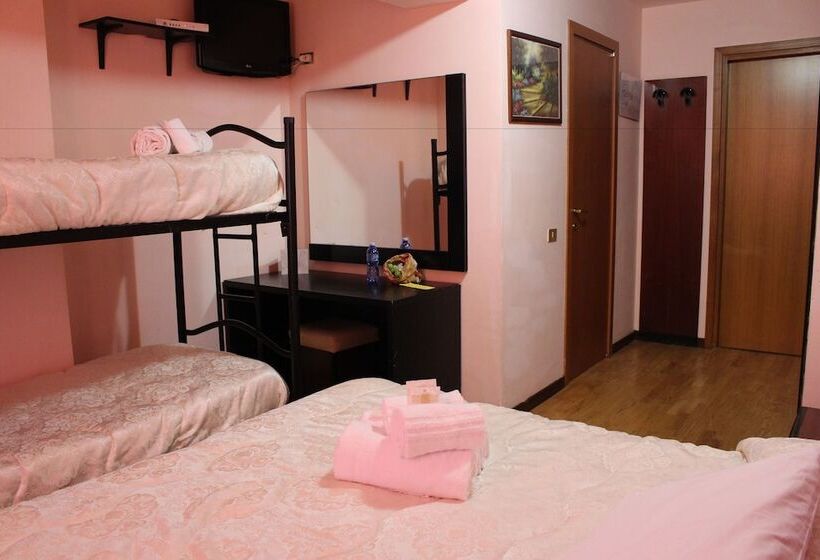 Четырехместный Номер Стандарт, Miletto