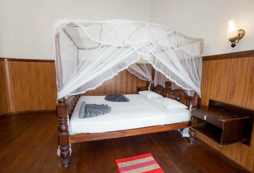 Трехместный Номер Классика, Neptune Bay