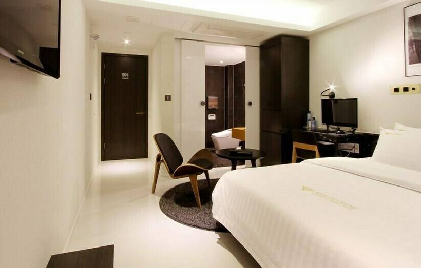 חדר דלוקס, Rich Diamond