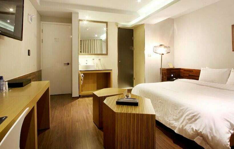 חדר דלוקס, Rich Diamond