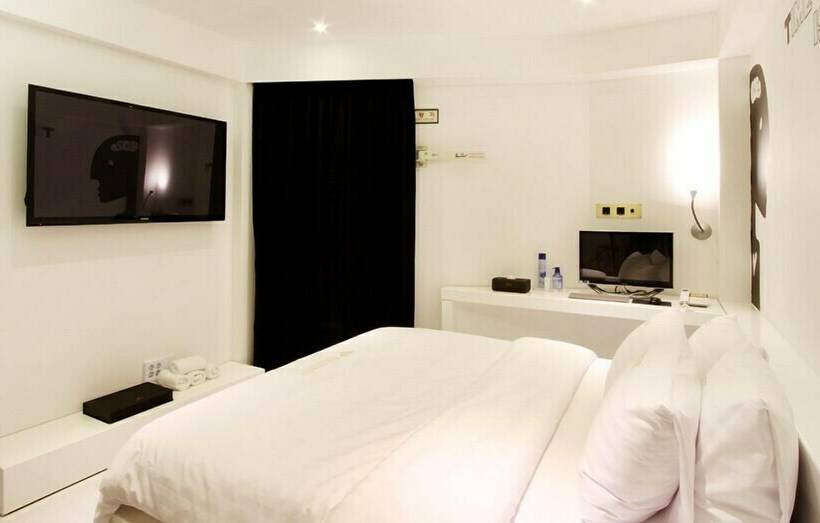 חדר דלוקס, Rich Diamond