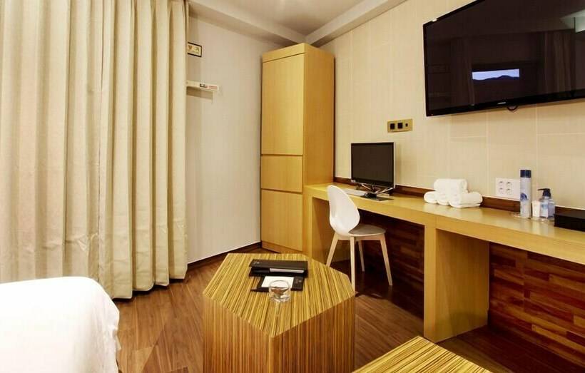 חדר דלוקס, Rich Diamond