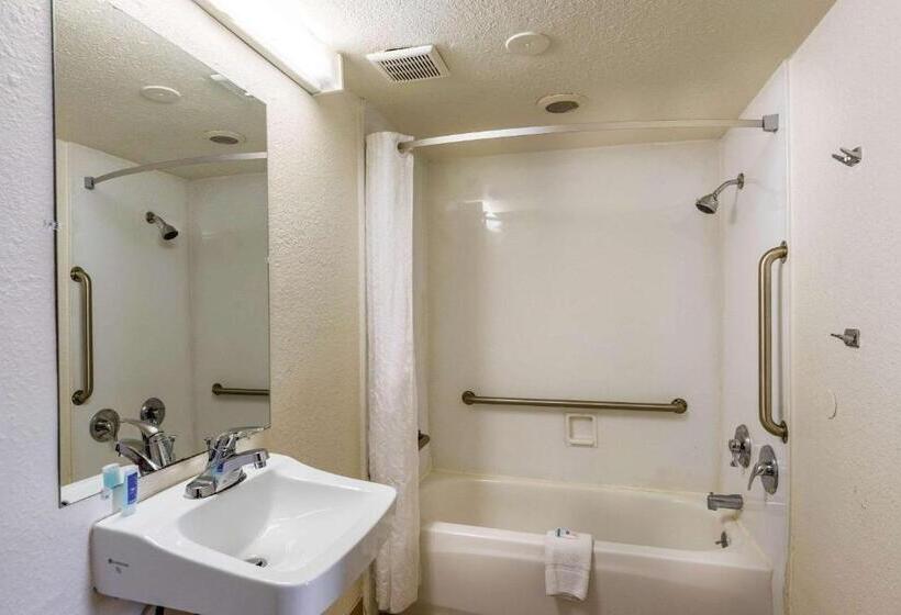 Номер Стандарт, Rodeway Inn Phoenix North I17