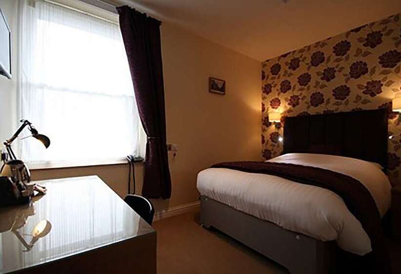 غرفة تنفيذية, The Lion