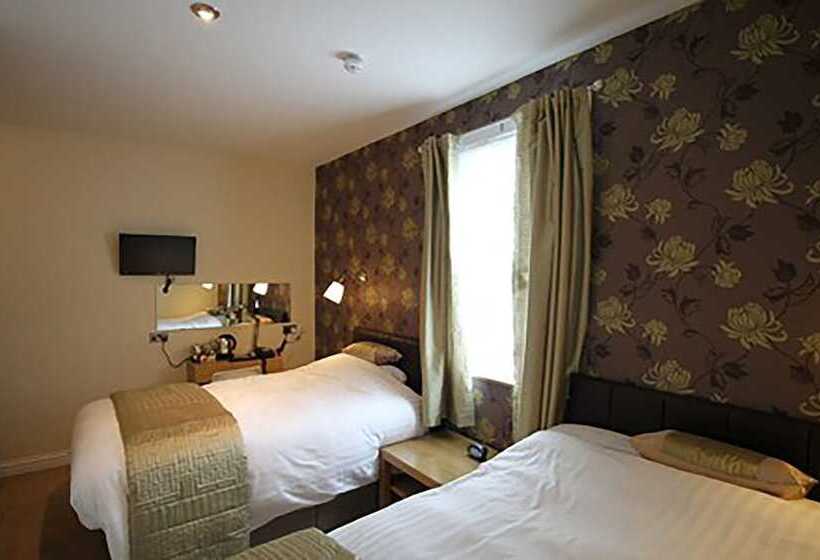 غرفة تنفيذية, The Lion