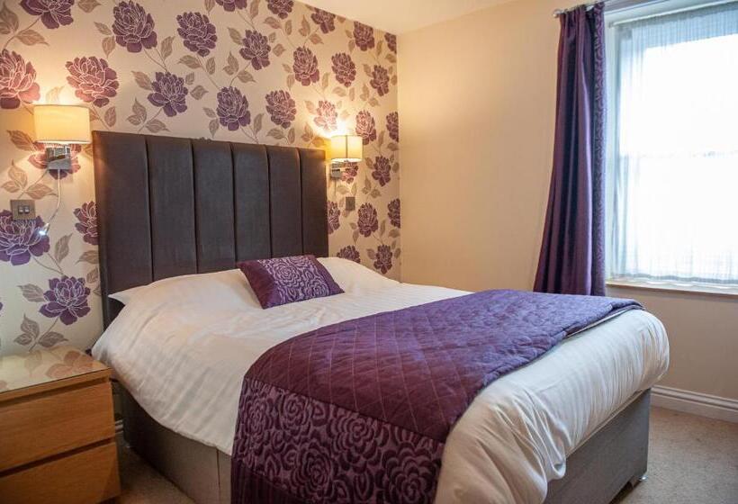 غرفة كلاسيكية, The Lion