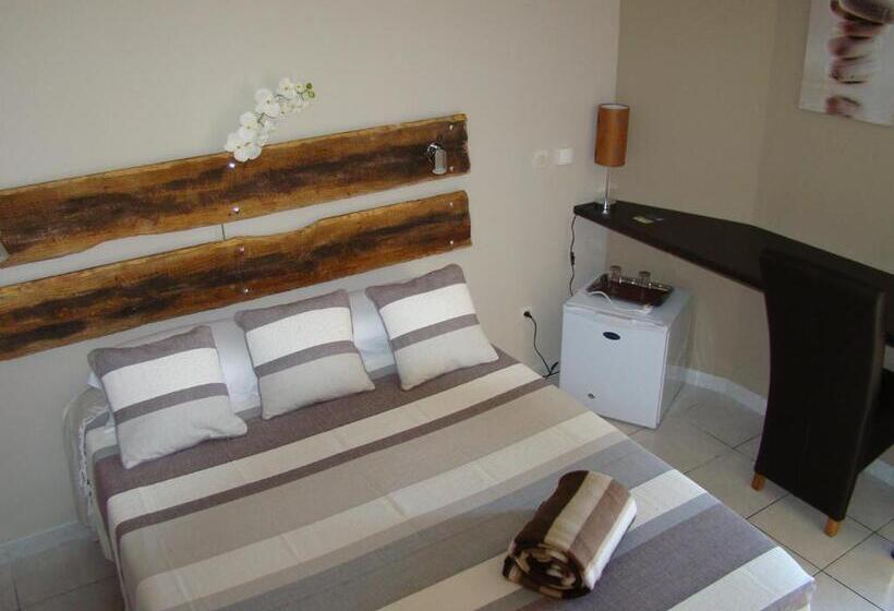 اتاق استاندارد برای معلولان, Ylang Ylang