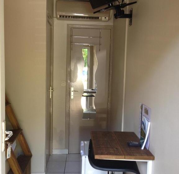 اتاق عادی یک تخته, Ylang Ylang