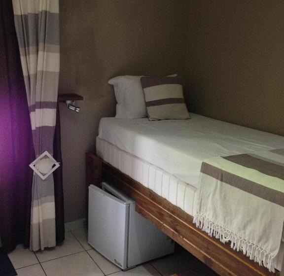 اتاق عادی یک تخته, Ylang Ylang