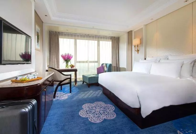キングサイズベッドのデラックスルーム, Kasion International Hotel Yiwu