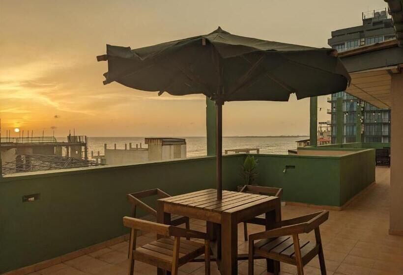 اتاق استاندارد با بالکن و چشمانداز دریا, Palmyrah Residencies