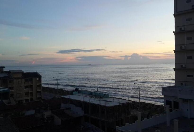 اتاق استاندارد با بالکن و چشمانداز دریا, Palmyrah Residencies