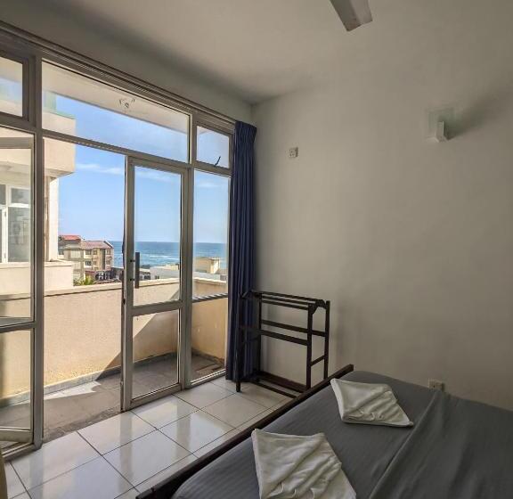 اتاق استاندارد با سرویس بهداشتی مشترک, Palmyrah Residencies