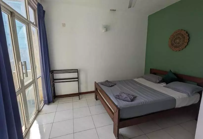 اتاق استاندارد با سرویس بهداشتی مشترک, Palmyrah Residencies