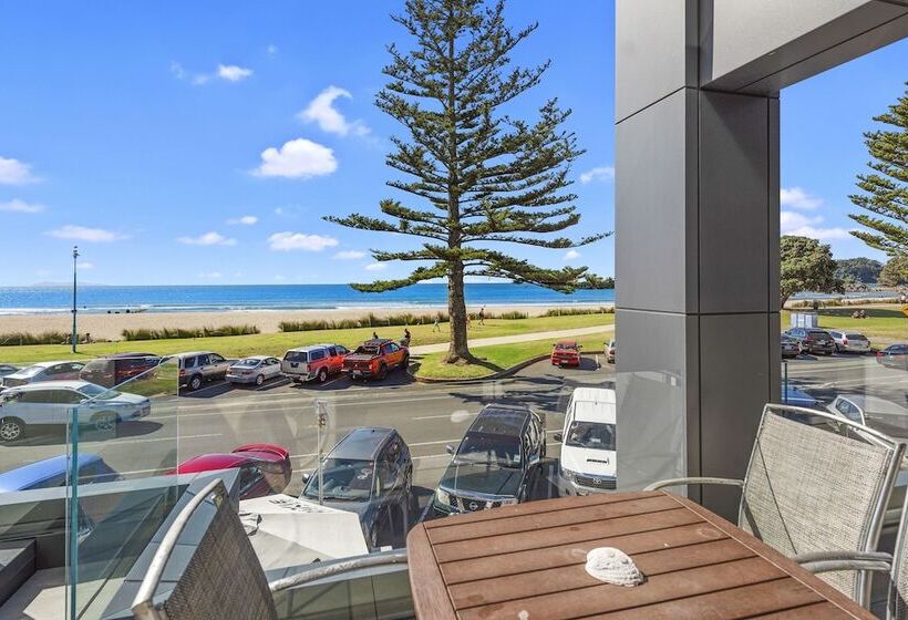 Апартаменты 2 Спальни Вид на Море, Pavilion Beachfront Apartments