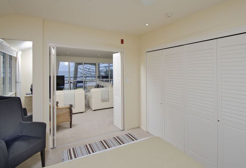 Апартаменты 2 Спальни Вид на Море, Pavilion Beachfront Apartments