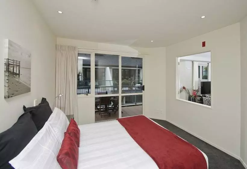 サイドオーシャンビューの2ベッドルームアパート, Pavilion Beachfront Apartments