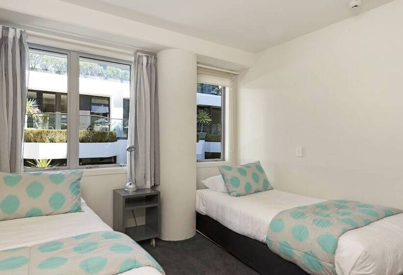 2침실 아파트 측면 바다 전망, Pavilion Beachfront Apartments