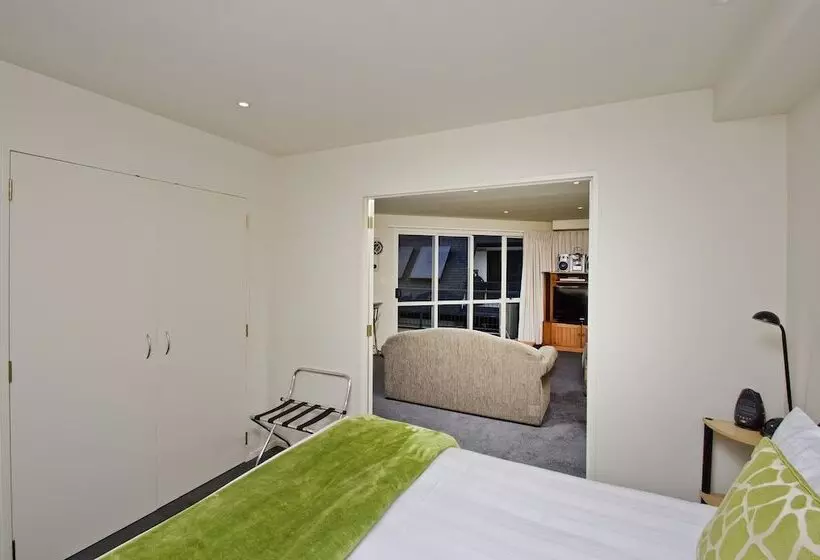 サイドオーシャンビューの2ベッドルームアパート, Pavilion Beachfront Apartments