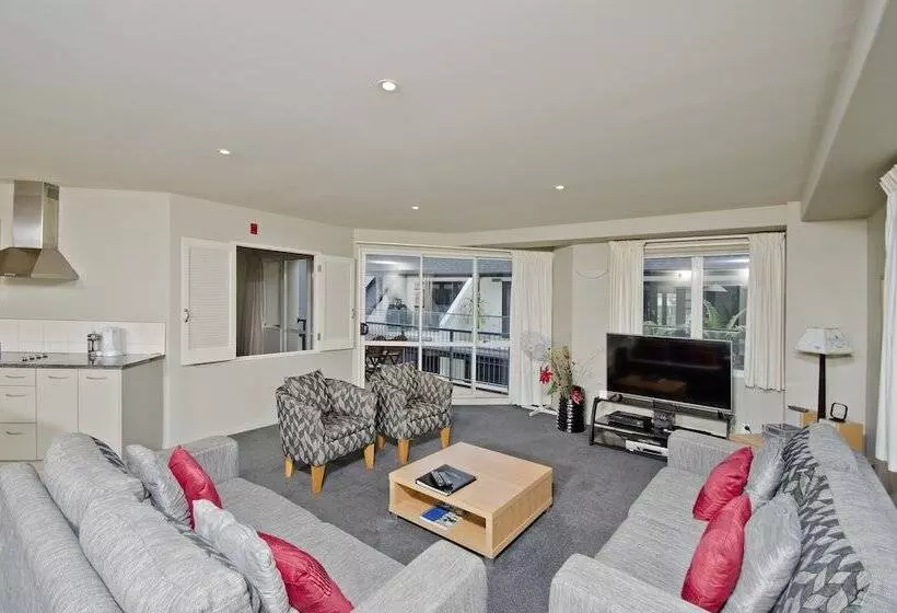 サイドオーシャンビューの2ベッドルームアパート, Pavilion Beachfront Apartments
