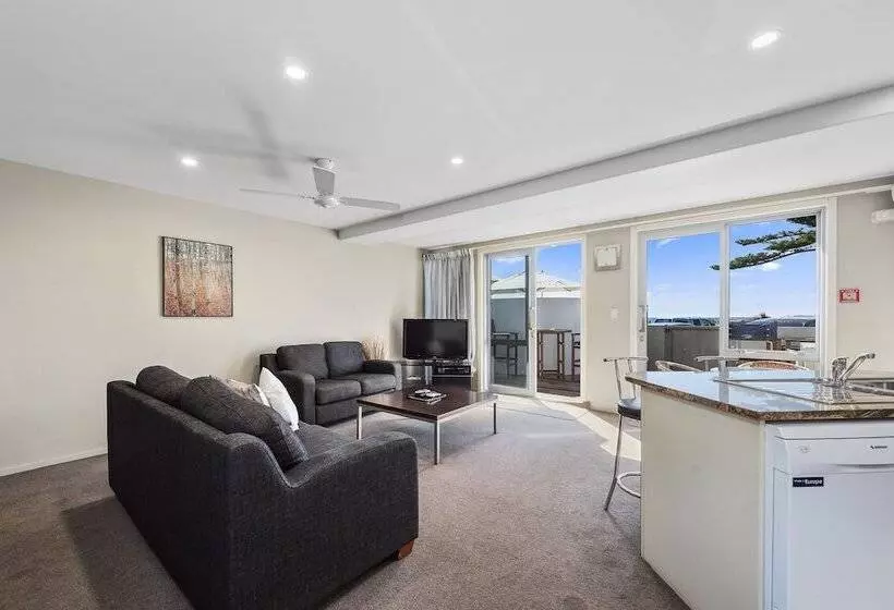 サイドオーシャンビューの2ベッドルームアパート, Pavilion Beachfront Apartments