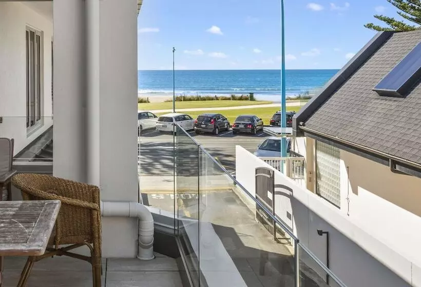 サイドオーシャンビューの2ベッドルームアパート, Pavilion Beachfront Apartments