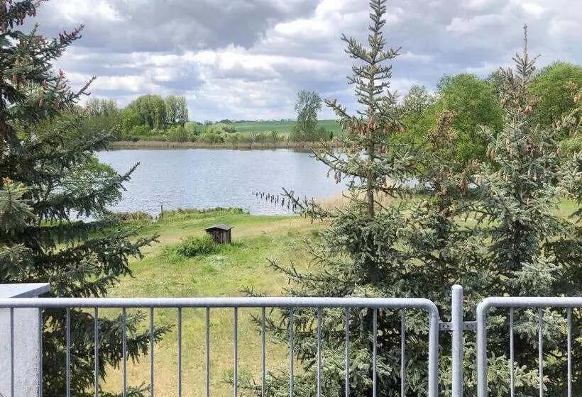 Talo 4 Makuuhuonetta, Seehotel Luisenhof