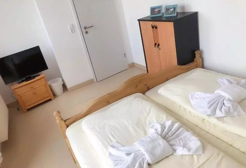 Talo 4 Makuuhuonetta, Seehotel Luisenhof