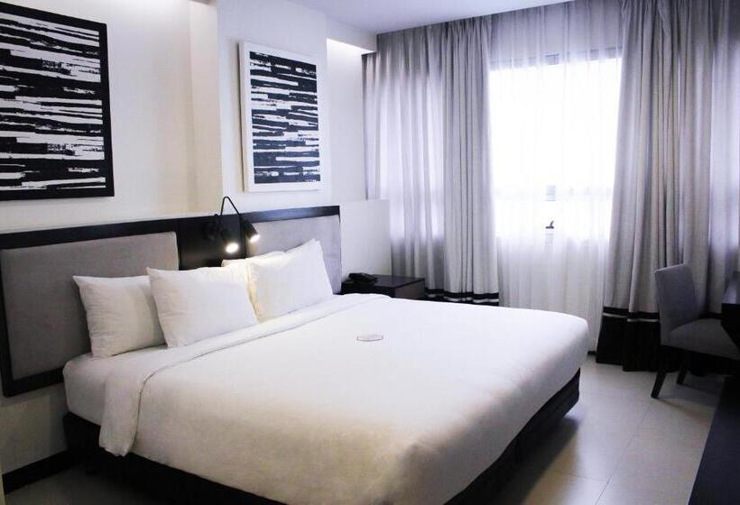 חדר דחוקס עם מיטת קינג, Summit Hotel Magnolia