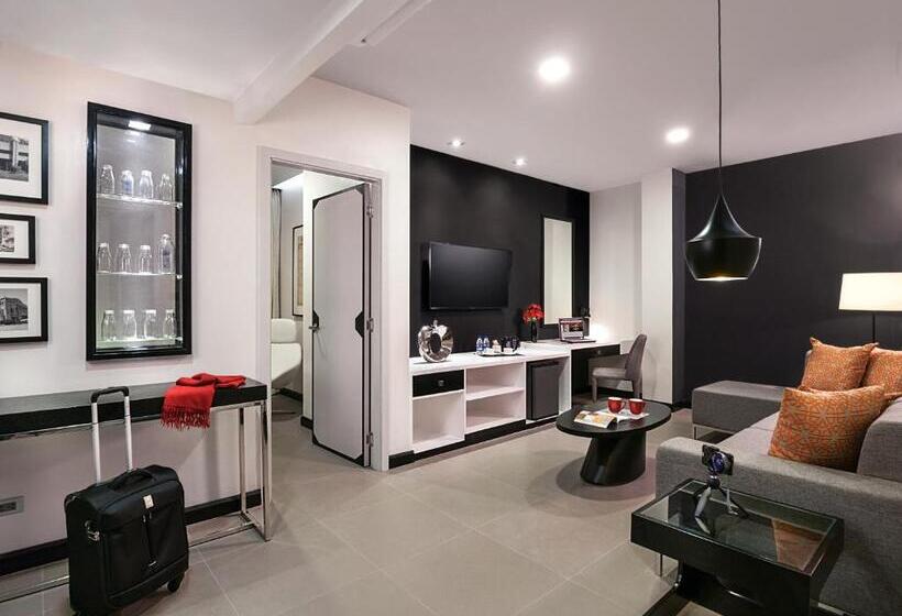 מיטת קינג בסוויטה, Summit Hotel Magnolia