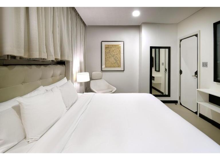 מיטת קינג בסוויטה, Summit Hotel Magnolia